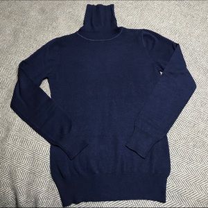 Zuiki M/L Navy Turtleneck, Great Condition